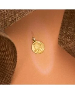 Medalla ángel Niño Piadoso Oro 18k PM-P9356-016 -FALOMIR Tienda de ventas medalla angel nino piadoso oro 18k 4