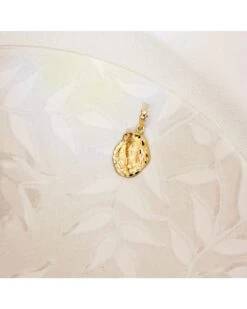 Medalla Esperanza De Triana Oro 18k PM-P2956-320 -FALOMIR Tienda de ventas medalla esperanza de triana oro 18k 2